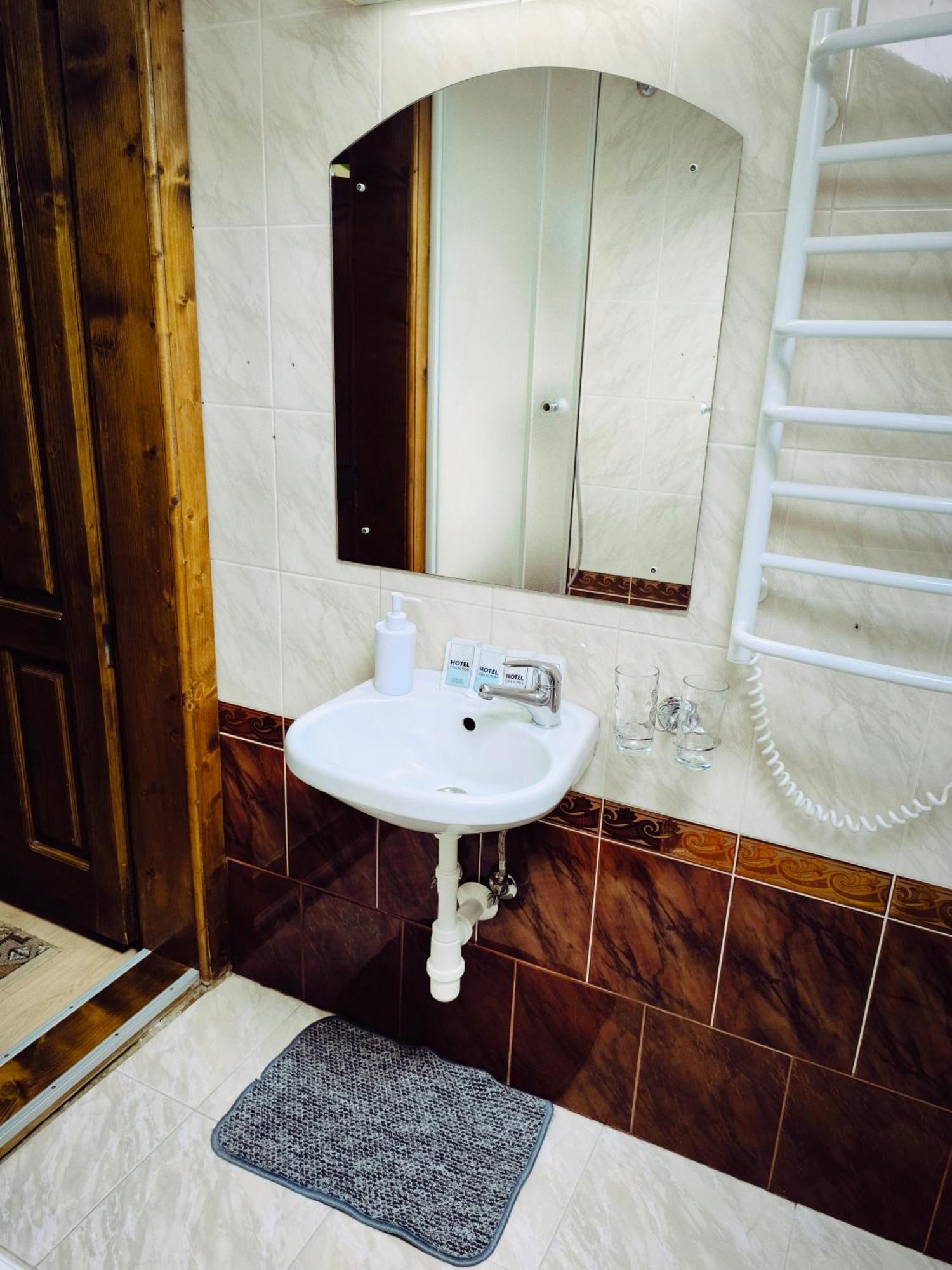 Hotel Delfin ムカチェヴォ エクステリア 写真
