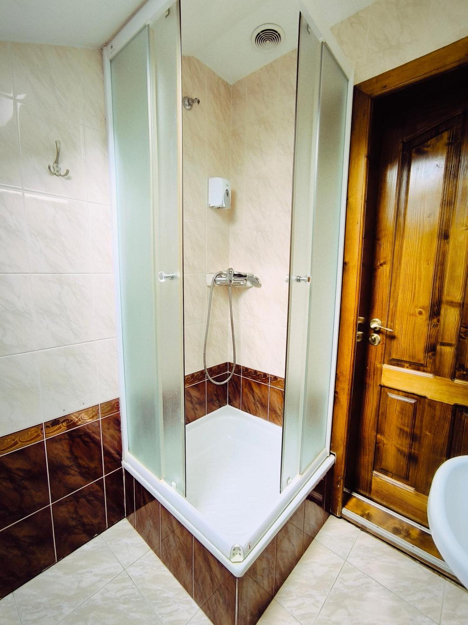 Hotel Delfin ムカチェヴォ エクステリア 写真
